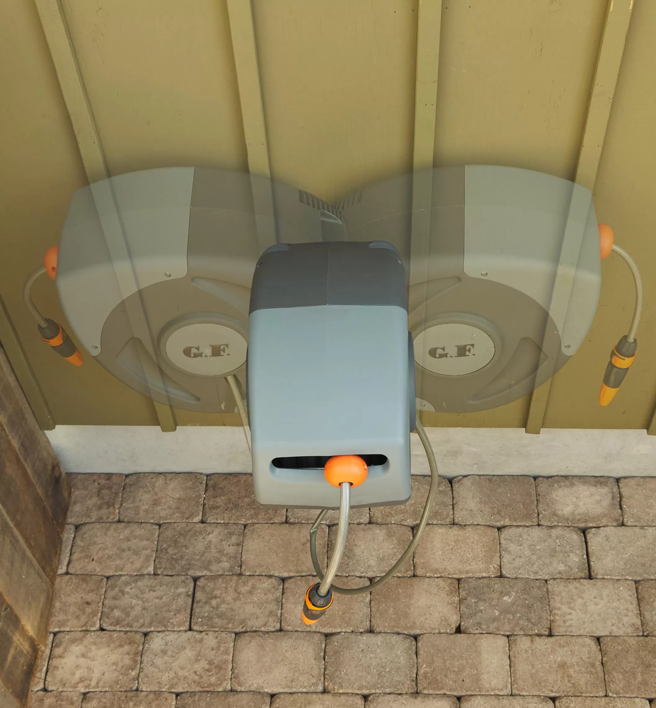 New Lee Valley Auto-Retracting Hose Reel