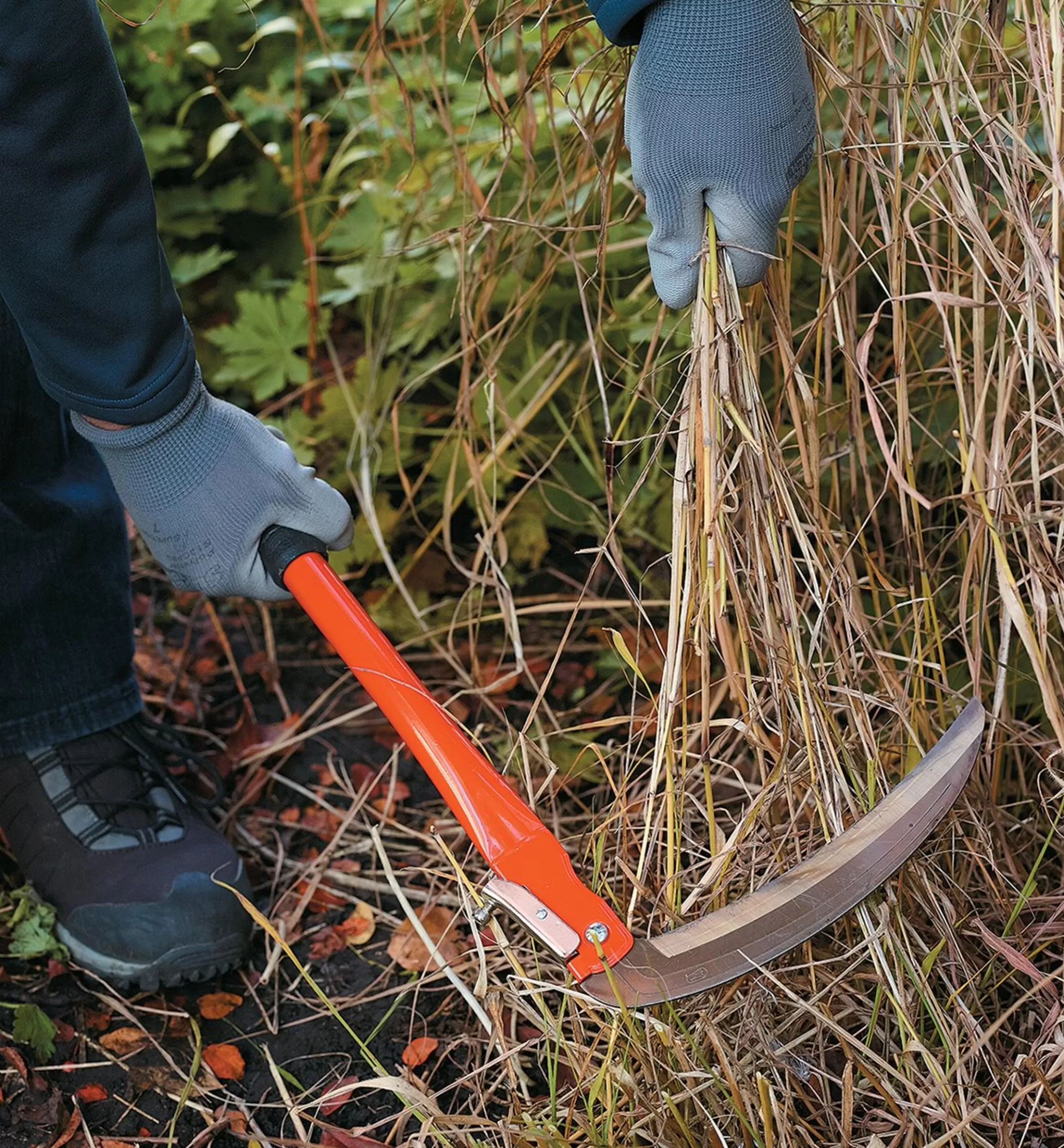Shop Lee Valley Folding Sickle