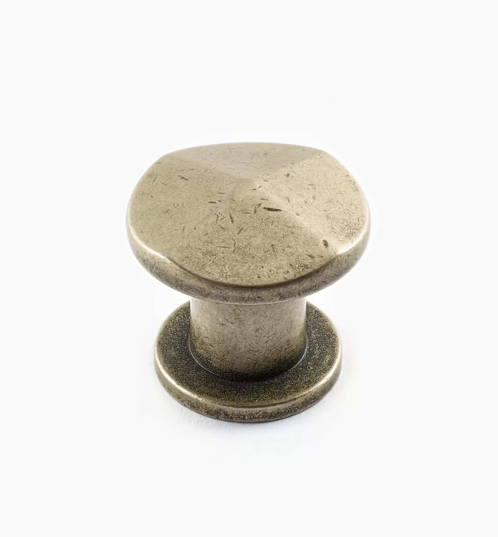 Online Lee Valley Galleria Pyramidal Knob