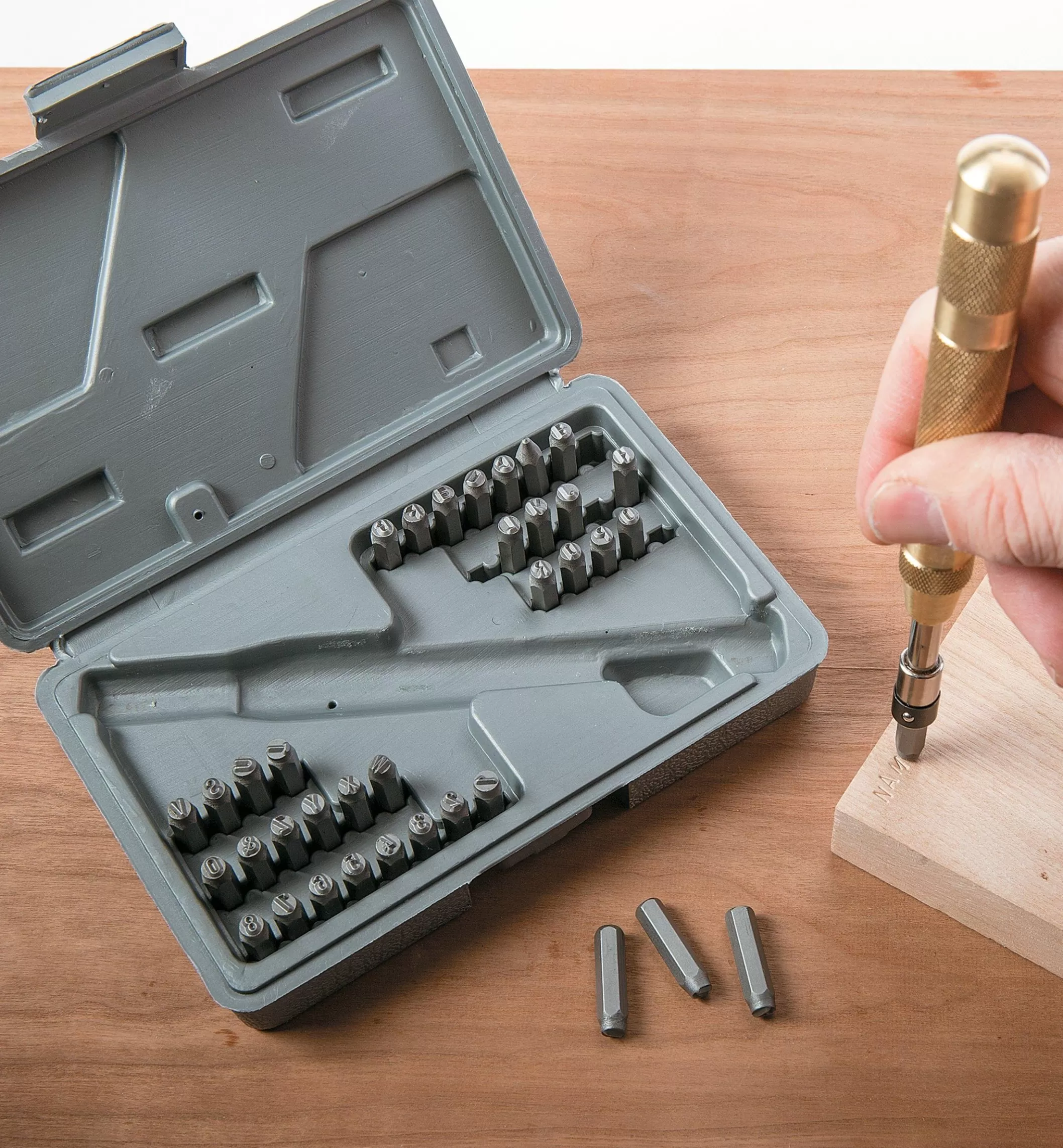 Best Sale Lee Valley Letter & Number Automatic Punch Set