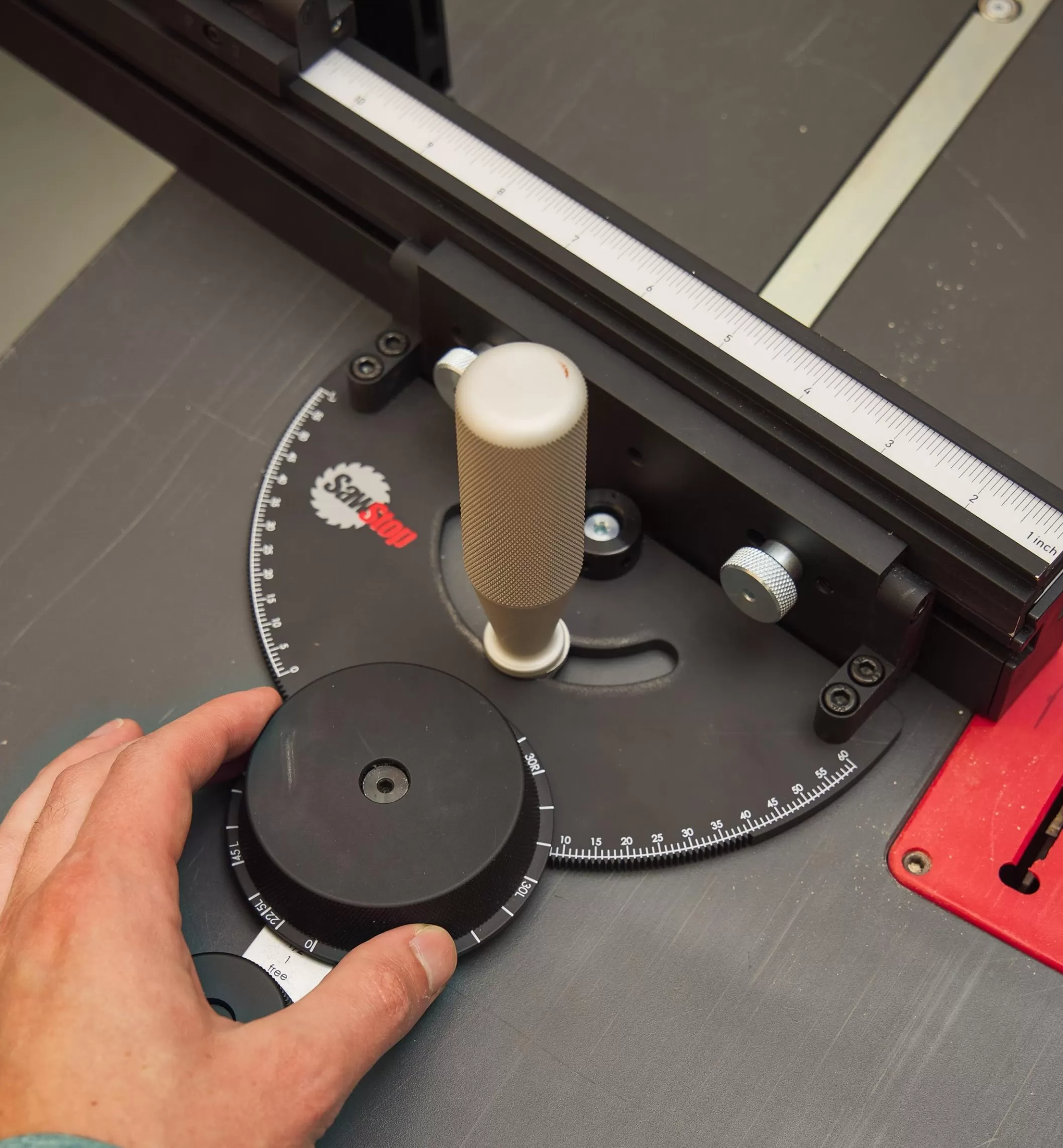 Clearance Lee Valley SawStop Revolution Miter Gauge