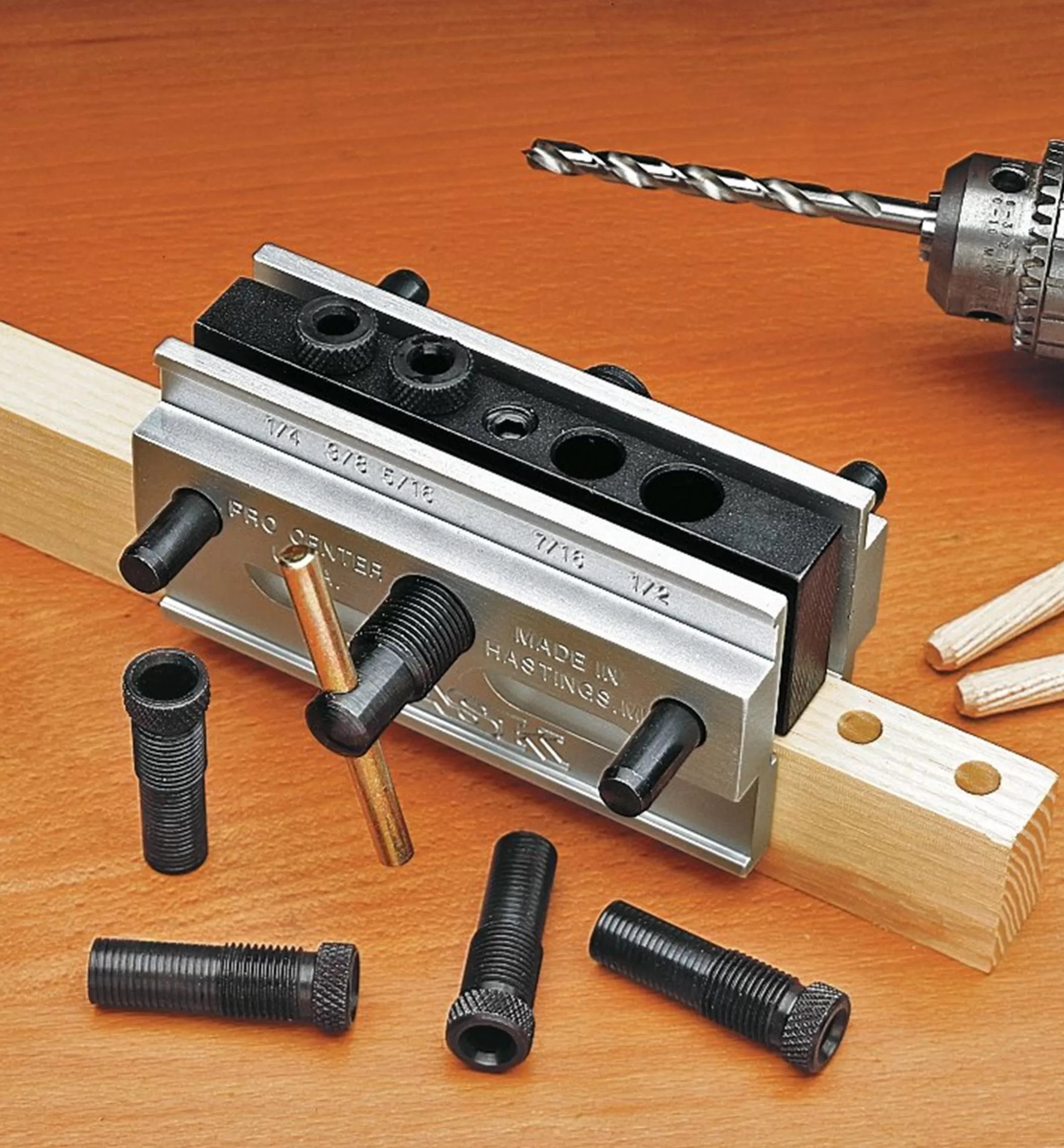 Hot Lee Valley Self-Centering Dowelling Jig