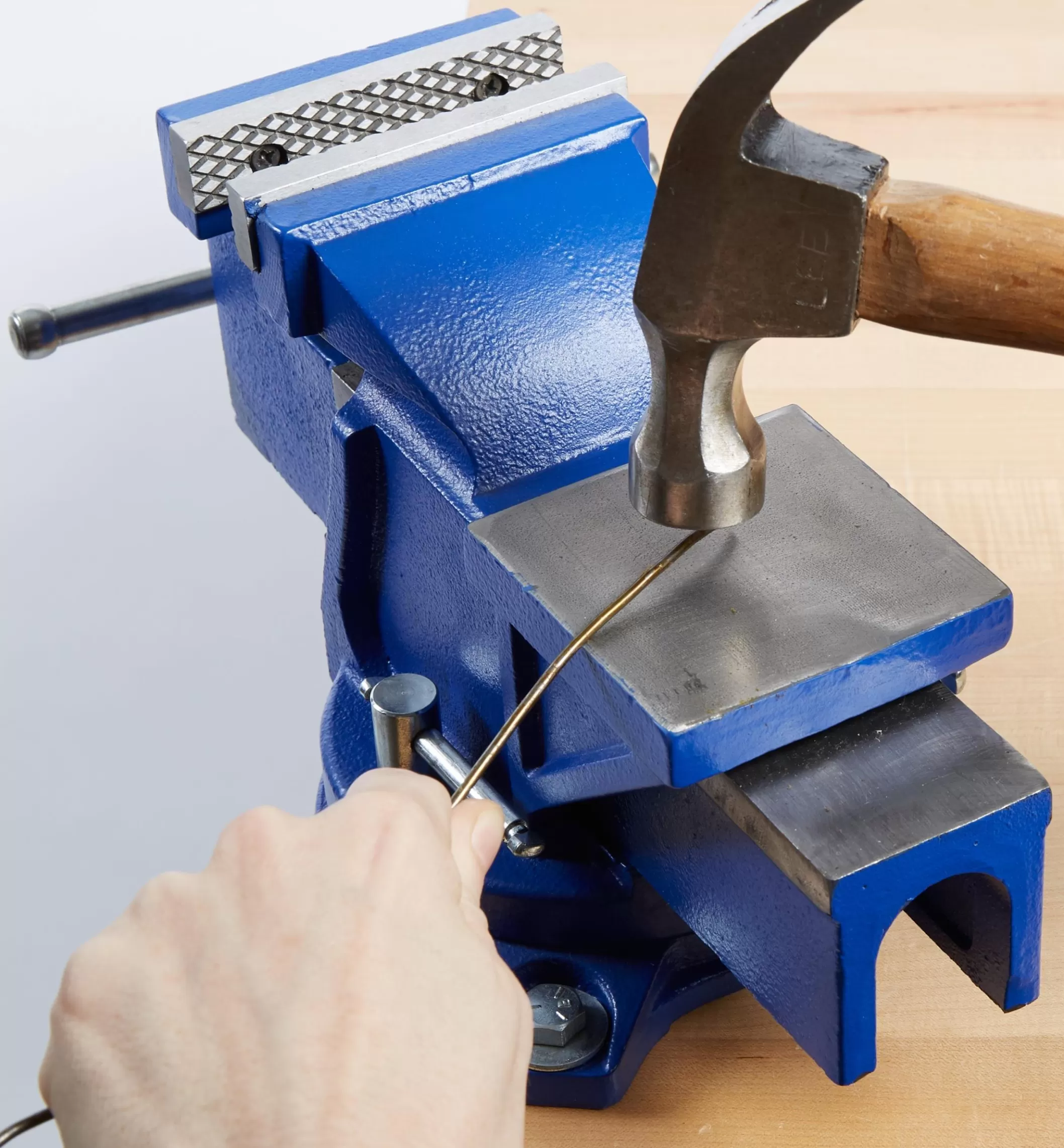 Clearance Lee Valley Swivel-Base Mechanic's Vises